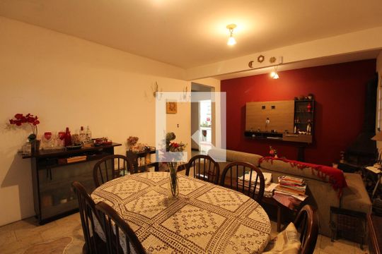 Sala de casa à venda com 4 quartos, 240m² em Vargem Pequena, Rio de Janeiro