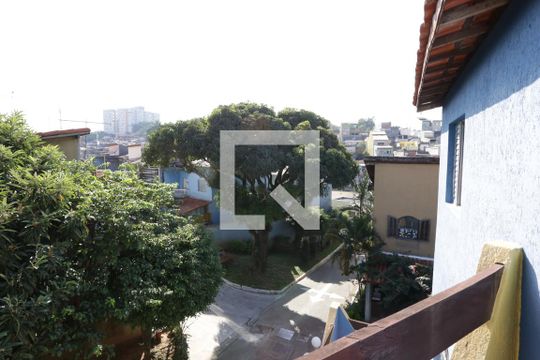 Sacada de casa de condomínio à venda com 3 quartos, 100m² em Vila Araguaia, São Paulo