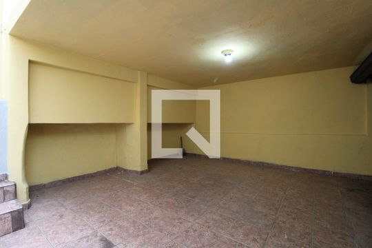 Garagem de casa para alugar com 2 quartos, 110m² em Jardim São Luís, São Paulo