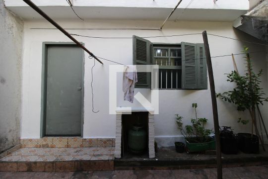 Área Externa de casa para alugar com 2 quartos, 110m² em Jardim São Luís, São Paulo