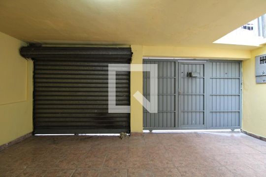 Garagem de casa para alugar com 2 quartos, 110m² em Jardim São Luís, São Paulo