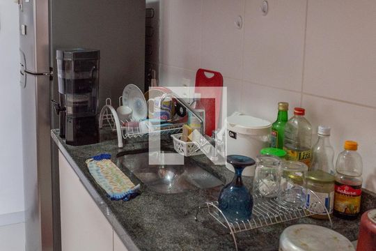 Cozinha de apartamento para alugar com 1 quarto, 32m² em Água Branca, São Paulo