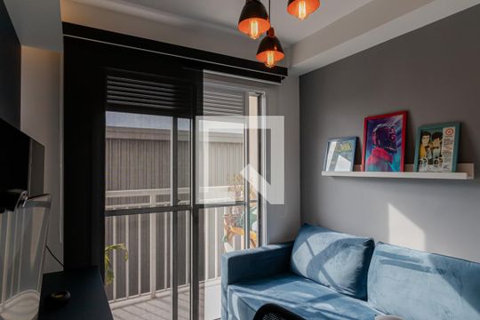 Apartamento para alugar com 1 quarto, 30m² em Cambuci, São Paulo