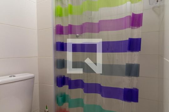 Banheiro de apartamento à venda com 1 quarto, 28m² em Ferreira, São Paulo