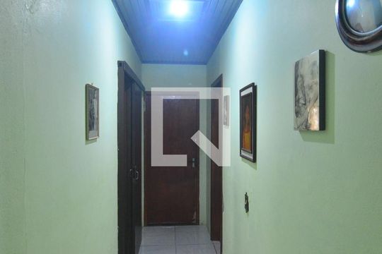 Corredor de casa à venda com 2 quartos, 151m² em Nossa Senhora das Gracas, Canoas