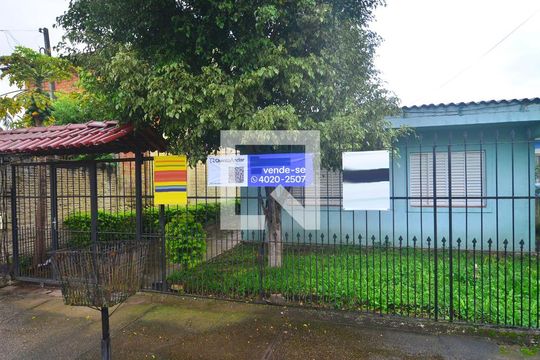 Fachada de casa à venda com 2 quartos, 151m² em Nossa Senhora das Gracas, Canoas
