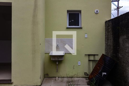 Quintal de casa de condomínio à venda com 3 quartos, 160m² em Igara, Canoas