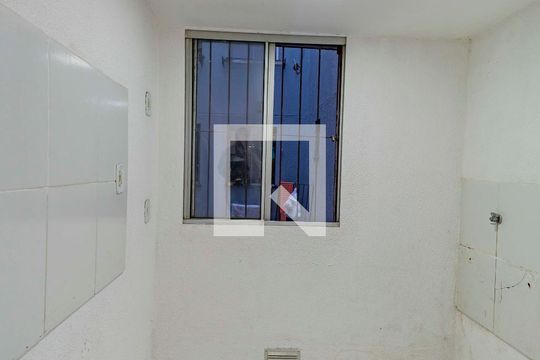 Cozinha  de apartamento à venda com 2 quartos, 40m² em Jardim Dona Leopoldina, Porto Alegre