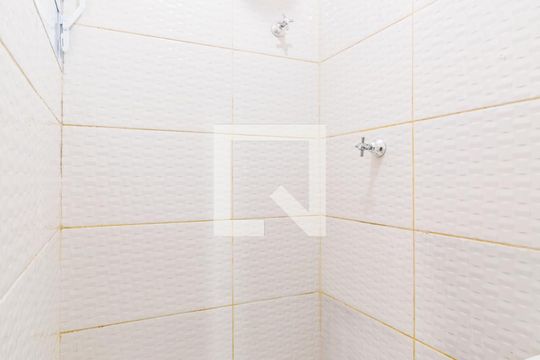 Banheiro Social de kitnet/studio para alugar com 1 quarto, 18m² em Jardim Oriental, São Paulo