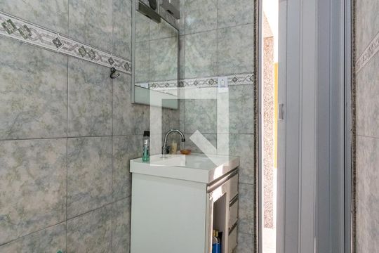 Banheiro  de apartamento à venda com 2 quartos, 60m² em Penha Circular, Rio de Janeiro