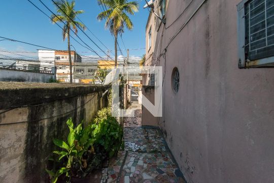Entrada de apartamento à venda com 2 quartos, 60m² em Penha Circular, Rio de Janeiro