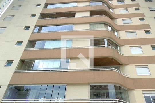 Fachada do bloco de apartamento para alugar com 3 quartos, 95m² em Jardim Zaira, Guarulhos