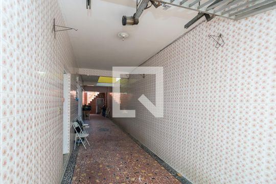 Garagem de casa à venda com 5 quartos, 365m² em Irajá, Rio de Janeiro