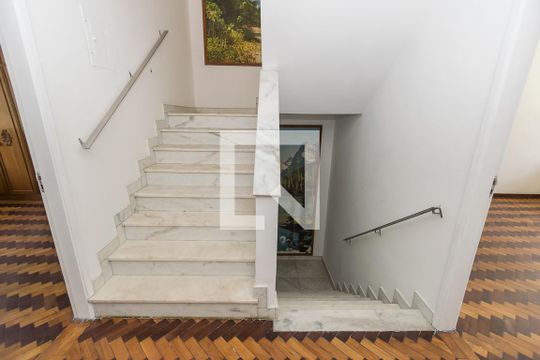 Hall do 2º andar - Acesso ao terraço de casa à venda com 5 quartos, 365m² em Irajá, Rio de Janeiro