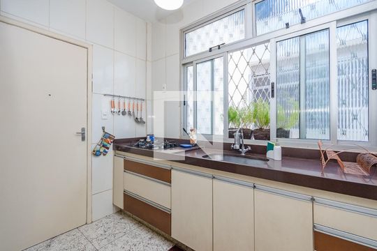 Apartamento à venda com 3 quartos, 112m² em Calafate, Belo Horizonte