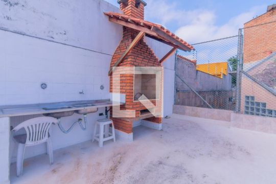 Churrasqueira de casa para alugar com 5 quartos, 340m² em Campo Grande, São Paulo
