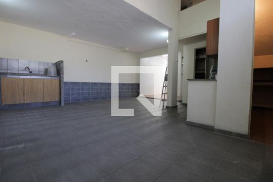 Área Externa de casa à venda com 6 quartos, 415m² em Piedade, Rio de Janeiro