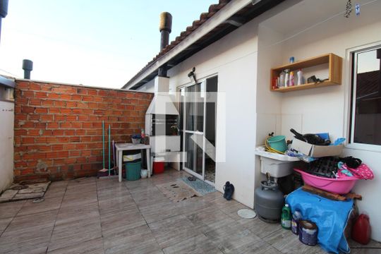Pátio dos Fundos de casa de condomínio à venda com 3 quartos, 75m² em São José, Canoas
