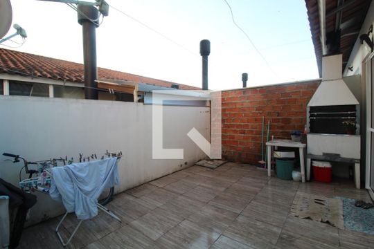 Pátio dos Fundos de casa de condomínio à venda com 3 quartos, 75m² em São José, Canoas