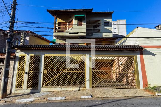 Fachada de casa à venda com 3 quartos, 592m² em Vila Rosália, Guarulhos