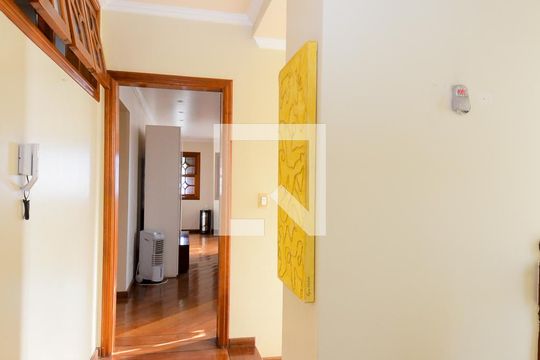 Escada Sala/Quartos de casa à venda com 3 quartos, 592m² em Vila Rosália, Guarulhos