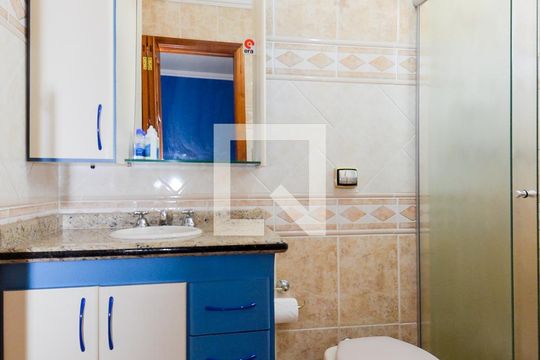 Banheiro da Suíte 1 de casa à venda com 3 quartos, 592m² em Vila Rosália, Guarulhos