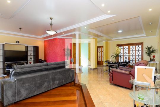 Casa à venda com 3 quartos, 592m² em Vila Rosália, Guarulhos