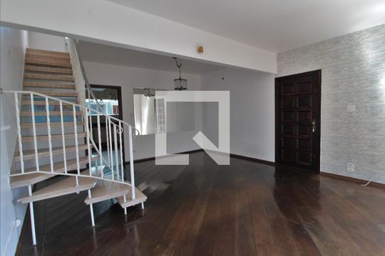 Sala de casa à venda com 3 quartos, 150m² em Chácara Santo Antônio (zona Sul), São Paulo