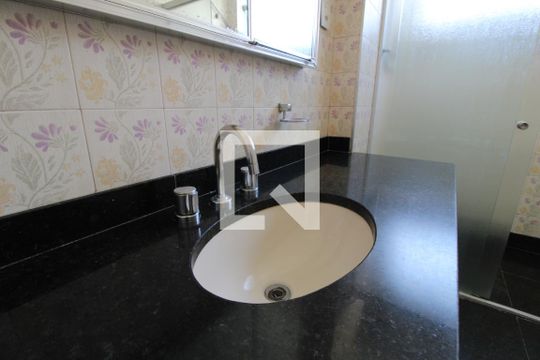 Pia banheiro comum de casa à venda com 3 quartos, 150m² em Chácara Santo Antônio (zona Sul), São Paulo