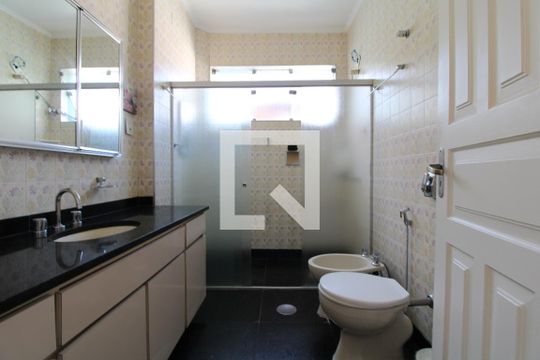 Banheiro comum de casa à venda com 3 quartos, 150m² em Chácara Santo Antônio (zona Sul), São Paulo