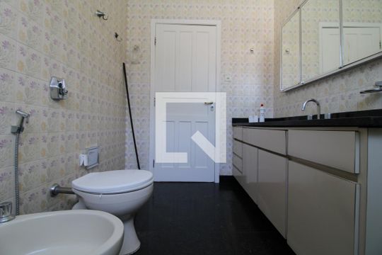 Banheiro comum de casa à venda com 3 quartos, 150m² em Chácara Santo Antônio (zona Sul), São Paulo