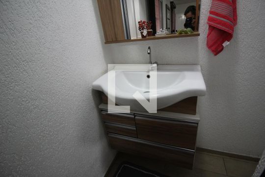 Lavabo de casa para alugar com 3 quartos, 95m² em Vila Marari, São Paulo