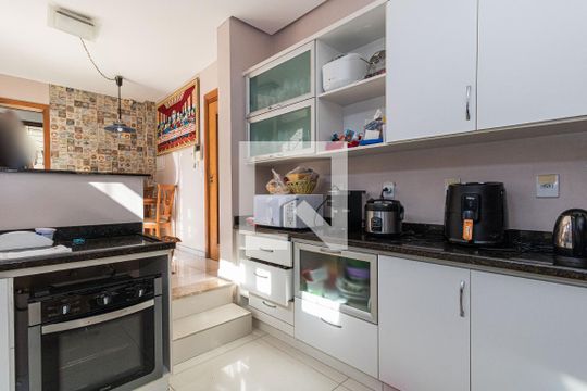 Cozinha de casa para alugar com 3 quartos, 300m² em Jardim Lindóia, Porto Alegre