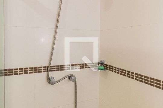 Banheiro da Suíte 3 de casa para alugar com 3 quartos, 300m² em Jardim Lindóia, Porto Alegre
