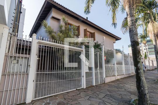Fachada de casa para alugar com 3 quartos, 300m² em Jardim Lindóia, Porto Alegre