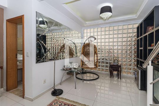 Sala de casa para alugar com 3 quartos, 300m² em Jardim Lindóia, Porto Alegre
