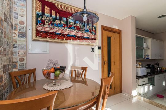Cozinha de casa para alugar com 3 quartos, 300m² em Jardim Lindóia, Porto Alegre