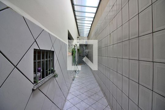 Corredor de casa à venda com 3 quartos, 175m² em Jardim Vera Cruz, São Bernardo do Campo