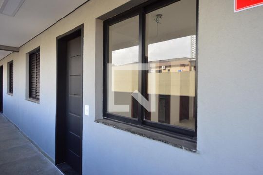 Fachada de apartamento à venda com 2 quartos, 38m² em Vila Antonina, São Paulo