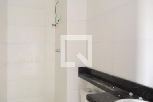 Banheiro de apartamento à venda com 2 quartos, 38m² em Vila Antonina, São Paulo