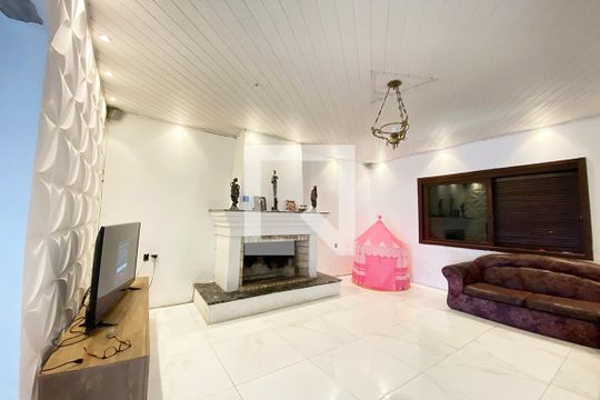 Sala de Estar de casa à venda com 3 quartos, 429m² em Fião, São Leopoldo