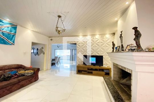 Casa à venda com 3 quartos, 429m² em Fião, São Leopoldo