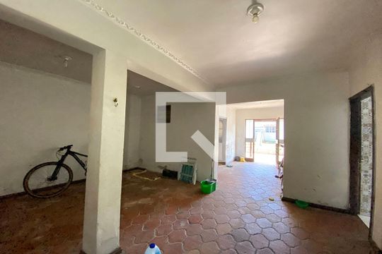Garagem de casa à venda com 3 quartos, 429m² em Fião, São Leopoldo