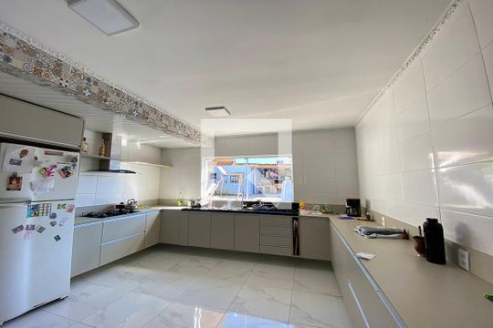 Cozinha de casa à venda com 3 quartos, 429m² em Fião, São Leopoldo