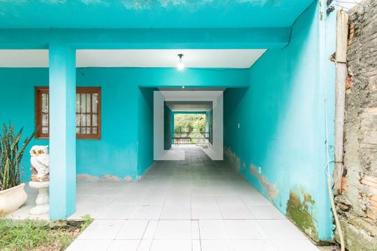 Garagem de casa para alugar com 3 quartos, 250m² em Partenon, Porto Alegre