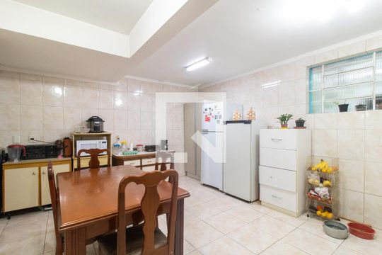 Cozinha de casa para alugar com 3 quartos, 250m² em Partenon, Porto Alegre
