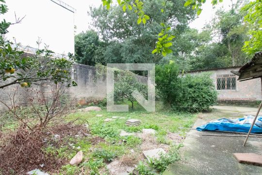 Quintal de casa para alugar com 3 quartos, 250m² em Partenon, Porto Alegre