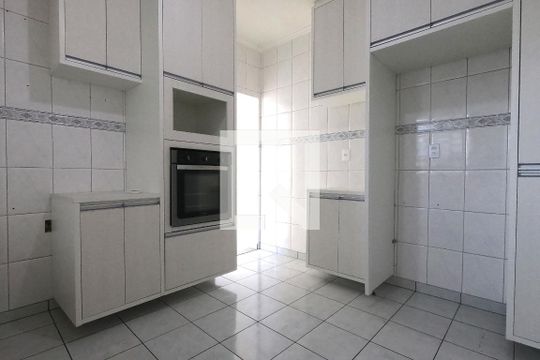 Cozinha de apartamento à venda com 2 quartos, 104m² em Vila Hulda, Guarulhos