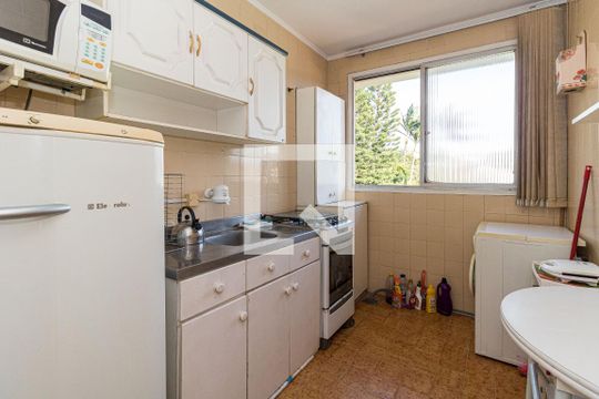 Cozinha de apartamento à venda com 1 quarto, 48m² em Rubem Berta, Porto Alegre