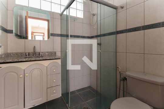 Banheiro de apartamento à venda com 4 quartos, 128m² em Cambuci, São Paulo